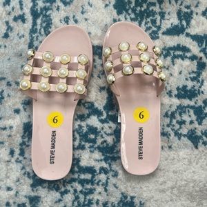 NWT Steve Madden Pearl Flip Flops
